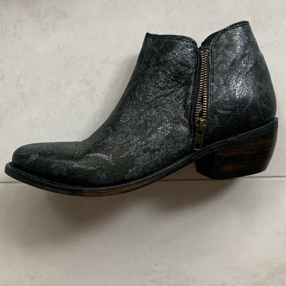 BNWT LIBERTY Black genuine leather black boots with silver floral design 9.5